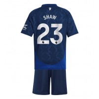 Camisa de time de futebol Manchester United Luke Shaw #23 Replicas 2º Equipamento Infantil 2024-25 Manga Curta (+ Calças curtas)